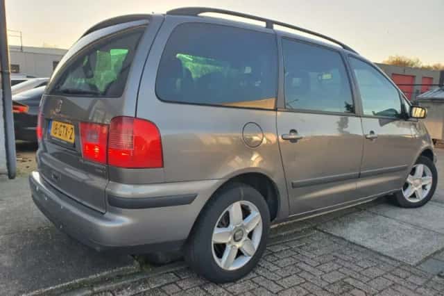 SEAT Alhambra (2005) thumbnail 3