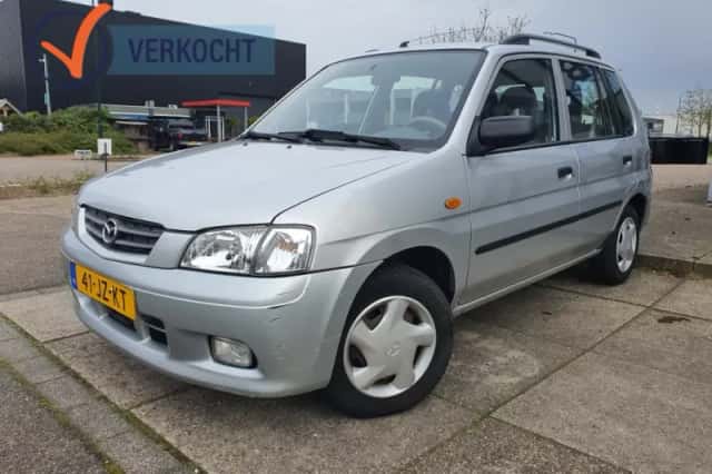 Mazda Demio (2002) thumbnail 1