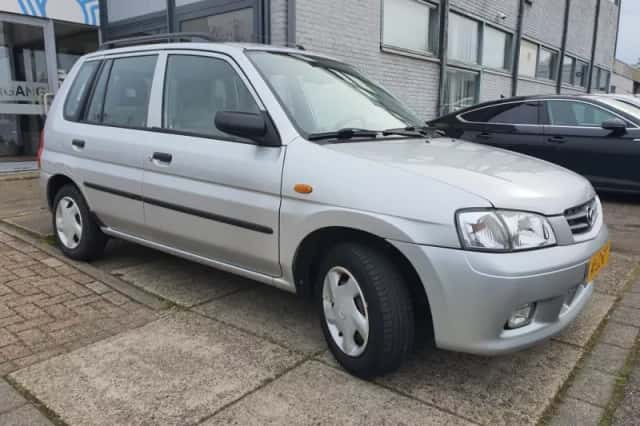 Mazda Demio (2002) thumbnail 2