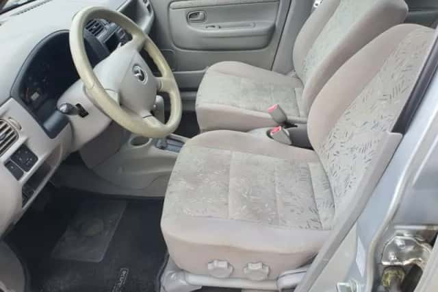 Mazda Demio (2002) thumbnail 6
