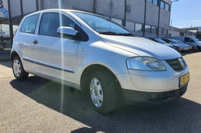 Volkswagen Fox (2007) thumbnail 2