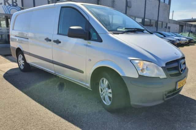 Mercedes-Benz Vito (2012) thumbnail 2
