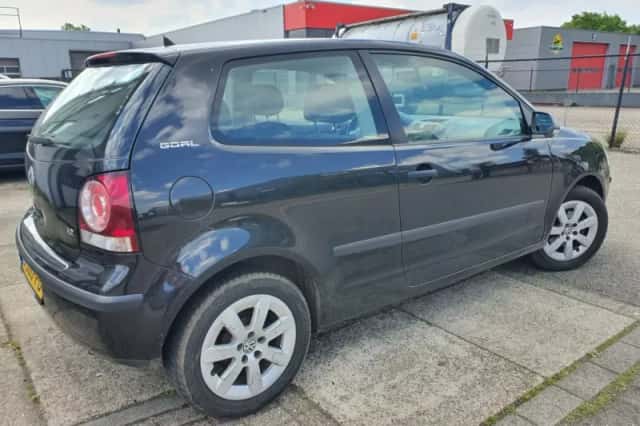 Volkswagen Polo (2006) thumbnail 3