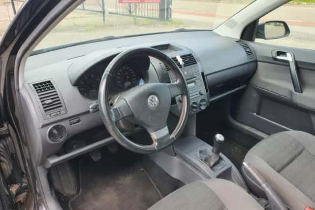 Volkswagen Polo (2006) thumbnail 6