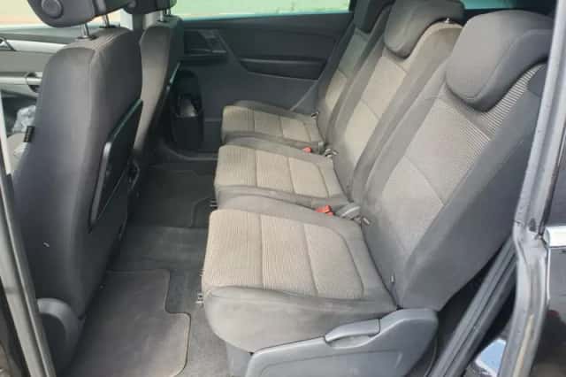 Volkswagen Sharan (2014) thumbnail 5