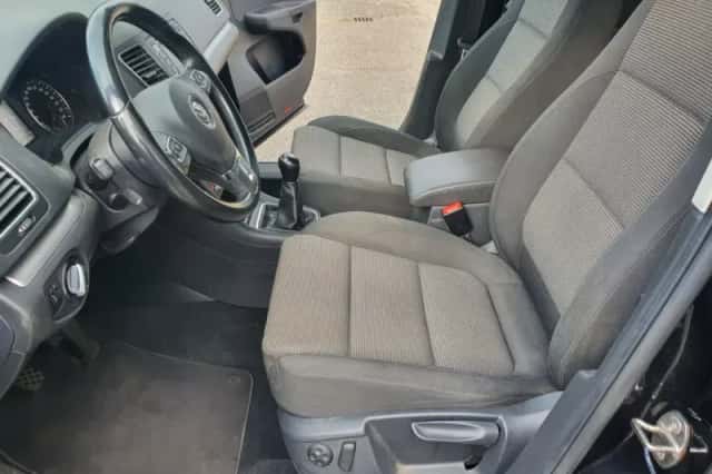 Volkswagen Sharan (2014) thumbnail 6