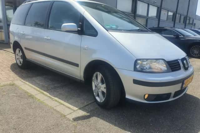 SEAT Alhambra (2007) thumbnail 2