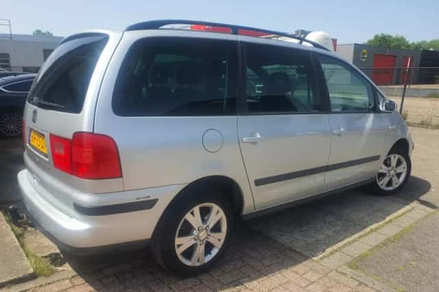 SEAT Alhambra (2007) thumbnail 3