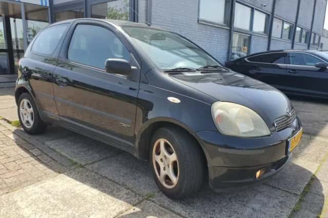 Toyota Yaris (2001) thumbnail 2