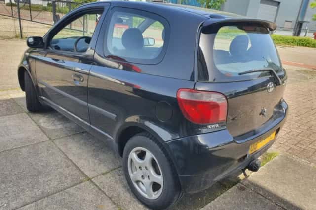 Toyota Yaris (2001) thumbnail 4