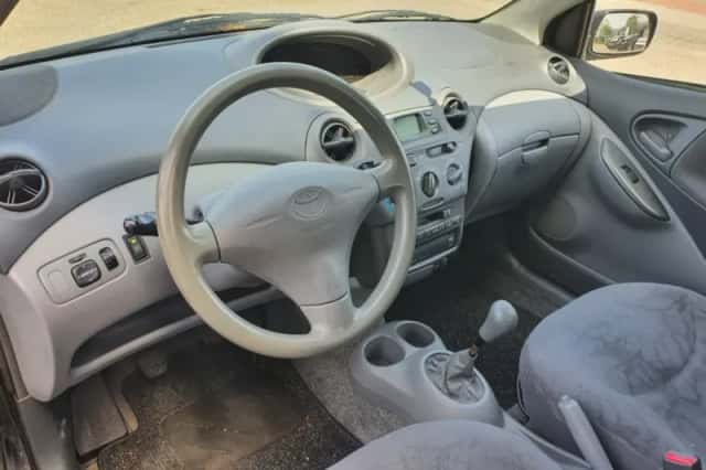 Toyota Yaris (2001) thumbnail 6