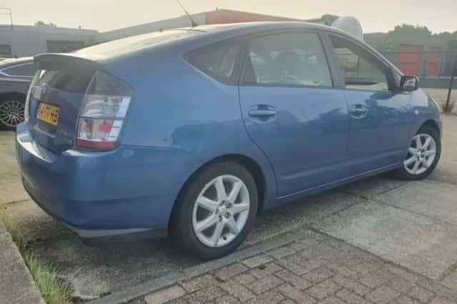 Toyota Prius (2005) thumbnail 3