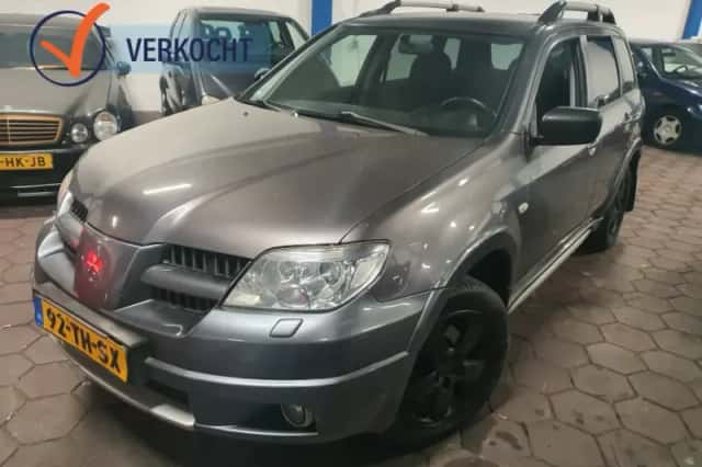 Mitsubishi Outlander (2006) thumbnail 1