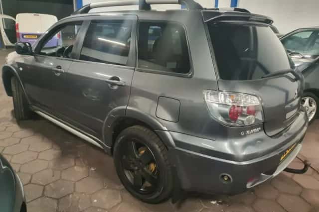 Mitsubishi Outlander (2006) thumbnail 4