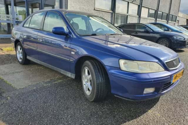 Honda Accord (2000) thumbnail 2
