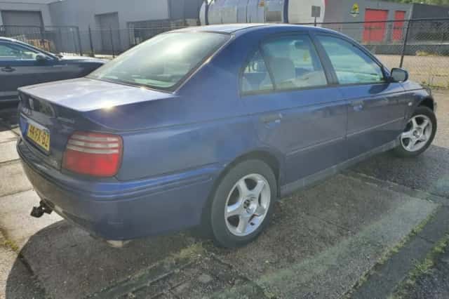 Honda Accord (2000) thumbnail 3