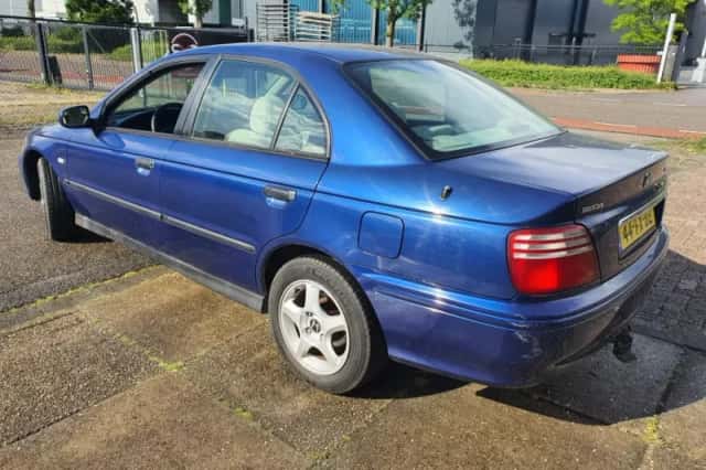 Honda Accord (2000) thumbnail 4