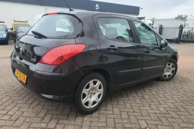 Peugeot 308 (2008) thumbnail 3