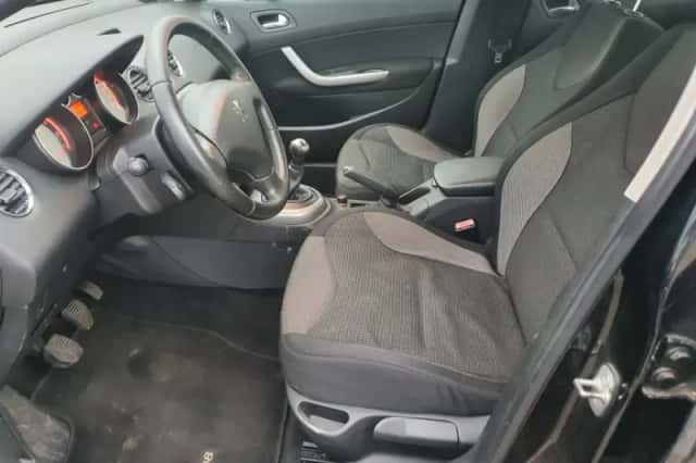 Peugeot 308 (2008) thumbnail 6
