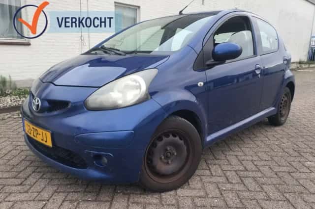 Toyota Aygo (2008) thumbnail 1