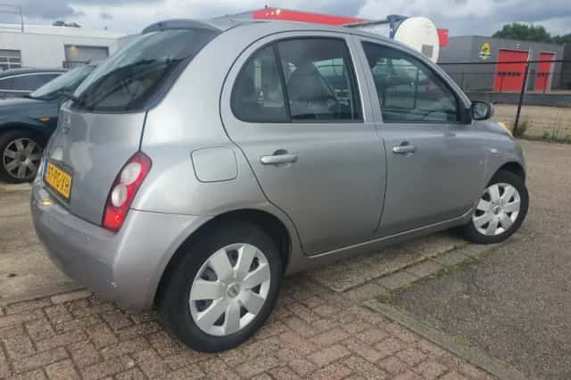 Nissan Micra (2004) thumbnail 3