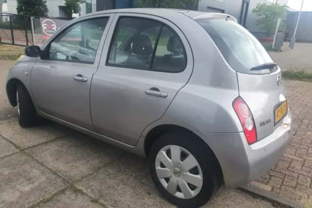 Nissan Micra (2004) thumbnail 4