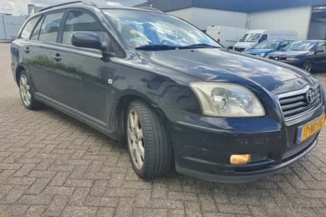 Toyota Avensis (2003) thumbnail 2