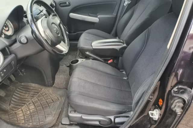 Mazda 2 (2008) thumbnail 6