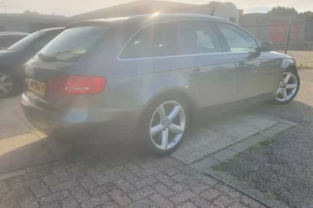 Audi A4 (2010) thumbnail 3