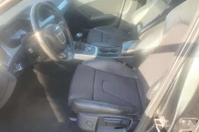 Audi A4 (2010) thumbnail 6