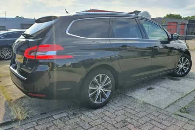 Peugeot 308 (2016) thumbnail 3