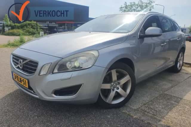 Volvo V60 (2013) thumbnail 1