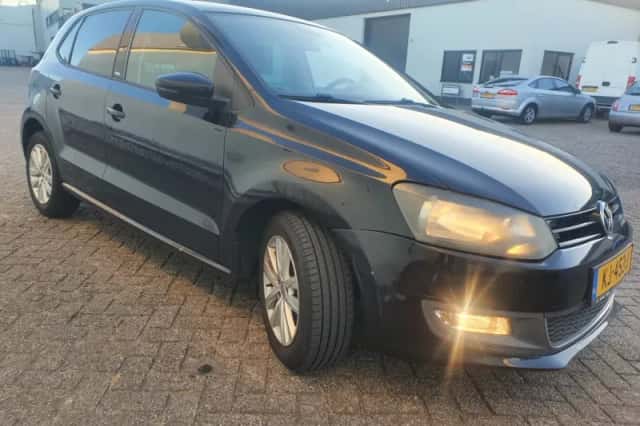 Volkswagen Polo (2011) thumbnail 2
