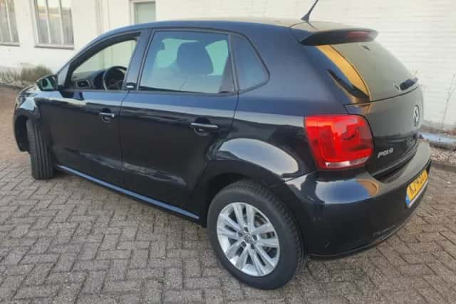 Volkswagen Polo (2011) thumbnail 4