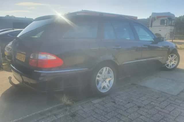 Mercedes-Benz E-Klasse (2005) thumbnail 3