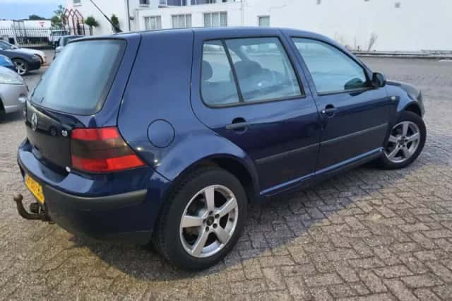 Volkswagen Golf (1999) thumbnail 3