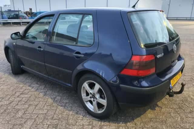 Volkswagen Golf (1999) thumbnail 4