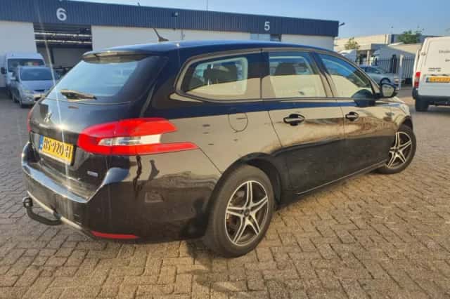 Peugeot 308 (2015) thumbnail 3