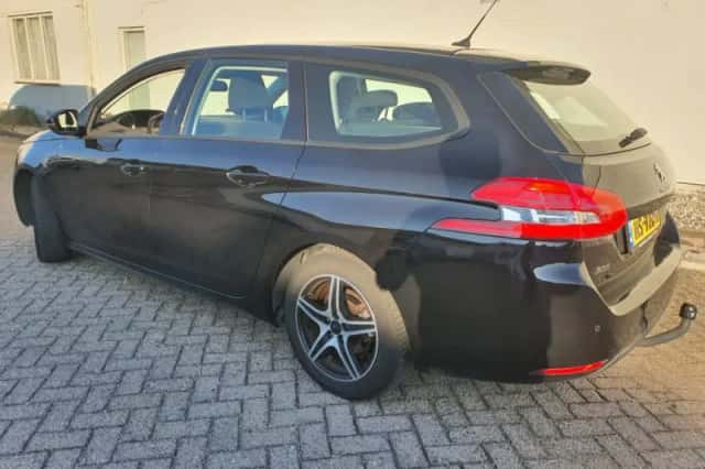 Peugeot 308 (2015) thumbnail 4