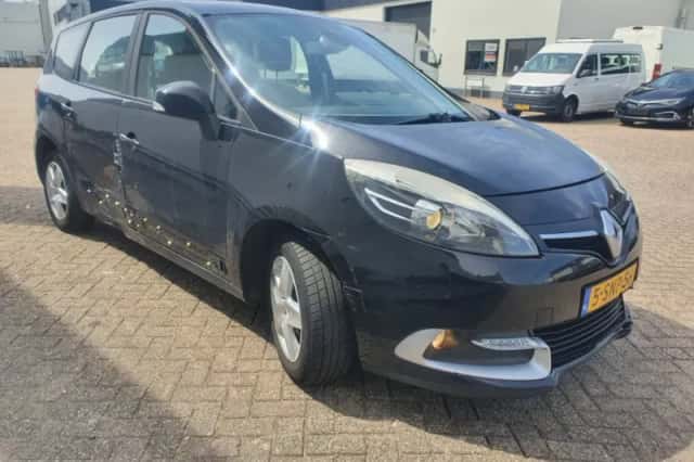 Renault Grand Scénic (2013) thumbnail 2
