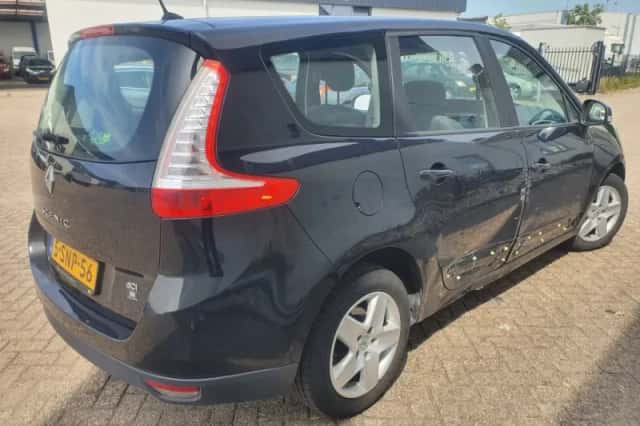 Renault Grand Scénic (2013) thumbnail 3
