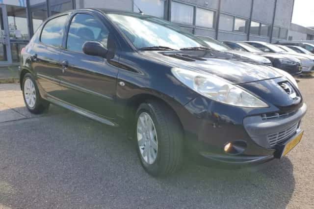 Peugeot 206+ (2009) thumbnail 2