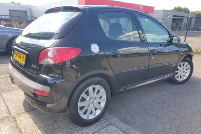 Peugeot 206+ (2009) thumbnail 3