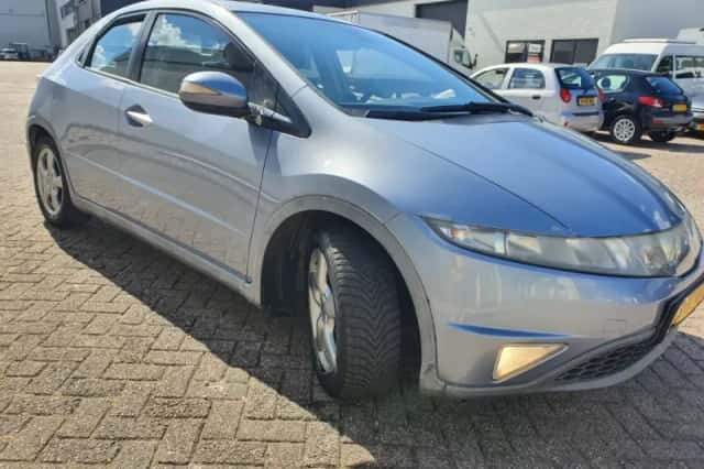 Honda Civic (2007) thumbnail 2