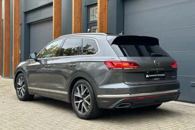 Volkswagen Touareg (2021) thumbnail 4