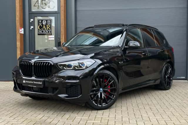 BMW X5 (2022) thumbnail 1