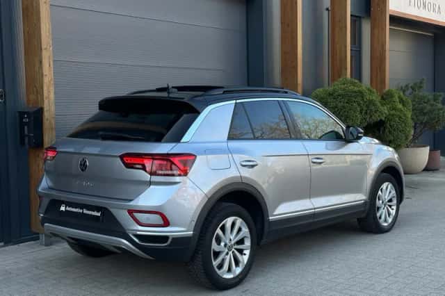 Volkswagen T-Roc (2022) thumbnail 4