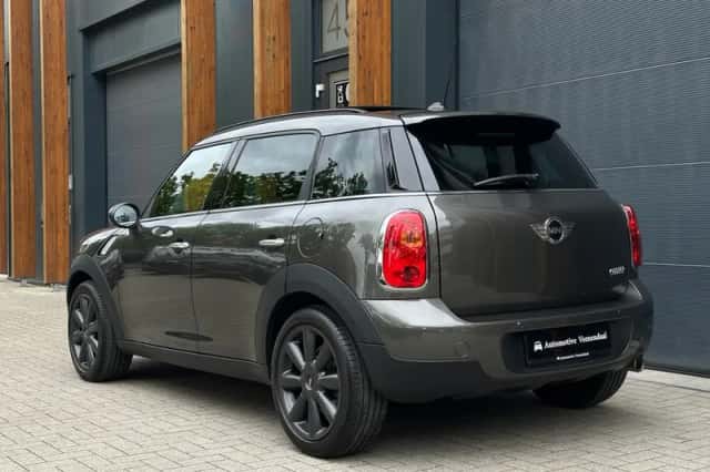MINI Countryman (2011) thumbnail 4
