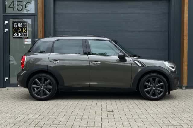 MINI Countryman (2011) thumbnail 5