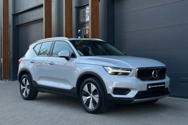 Volvo XC40 (2022) thumbnail 3